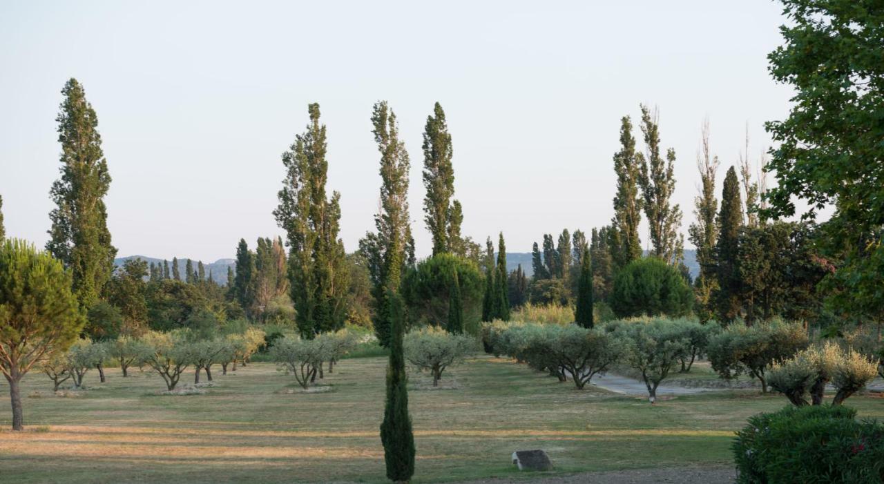 Domaine De Fontbelle Bed & Breakfast Graveson Exterior photo